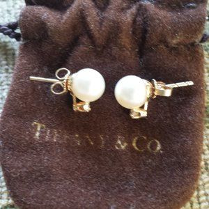 Tiffany pearl with diamond earrings - gold setting
